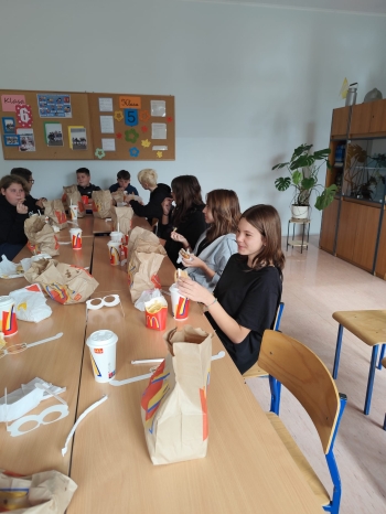 4aea79a9-a60a-4879-a5c6-c7d549ab8fda.jfif