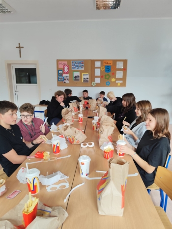 627f6352-7bf5-4d6a-9320-82e60204bcc0.jfif