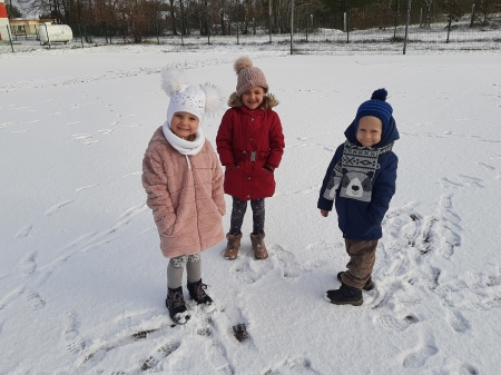 Śnieżne zabawy 3-4 latków