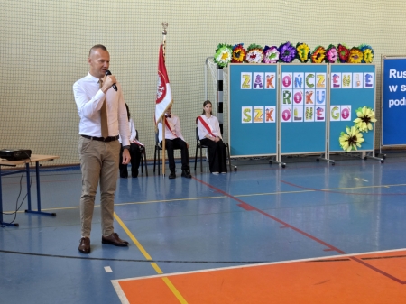ZAKOŃCZENIE ROKU SZKOLNEGO / POŻEGNANIE ABSOLWENTÓW 2026 (zdjęcia)